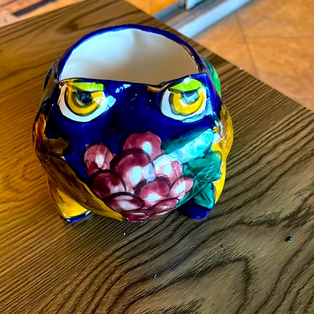 Planter frog hand painted in Mexico 6”